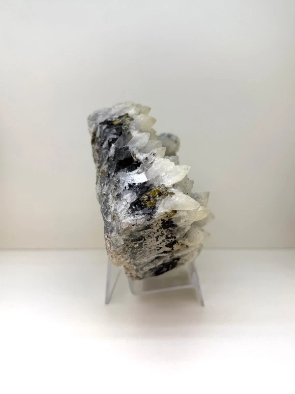 SNOW QUARTZ 2,3 KG – NATURALNY OKAZ – KWARC – ARSENOPIRYT, BOULANGERIT 1.jpeg