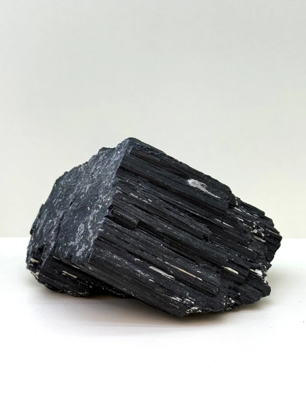 CZARNY TURMALIN 1,8 KG – NATURALNY SUROWY OKAZ – AFGANISTAN 1.jpeg