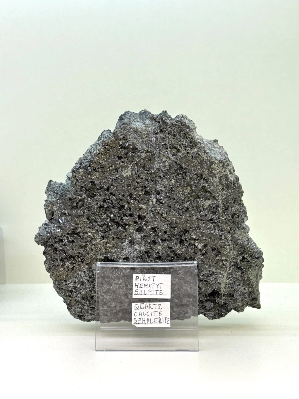 HEMATYT 1,4 KG – NATURALNY OKAZ – METALICZNY – RUMUNIA 2.jpeg