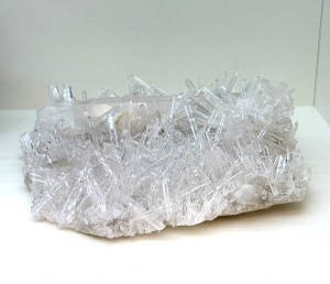 KRYSZTAŁ GÓRSKI 1,3 KG – NATURALNA SZCZOTKA KRYSTALICZNA – PERU 4.jpeg