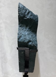 AMETYSTOWA GEODA – NATURALNY OKAZ KOLEKCJONERSKI NA STOJAKU 2.jpeg